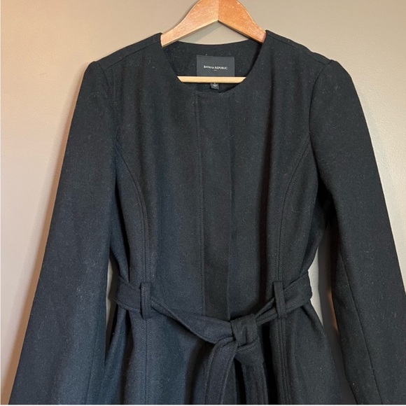 Gorgeous Flattering Banana republic Wool Pea Coat in Black - Picture 10 of 12